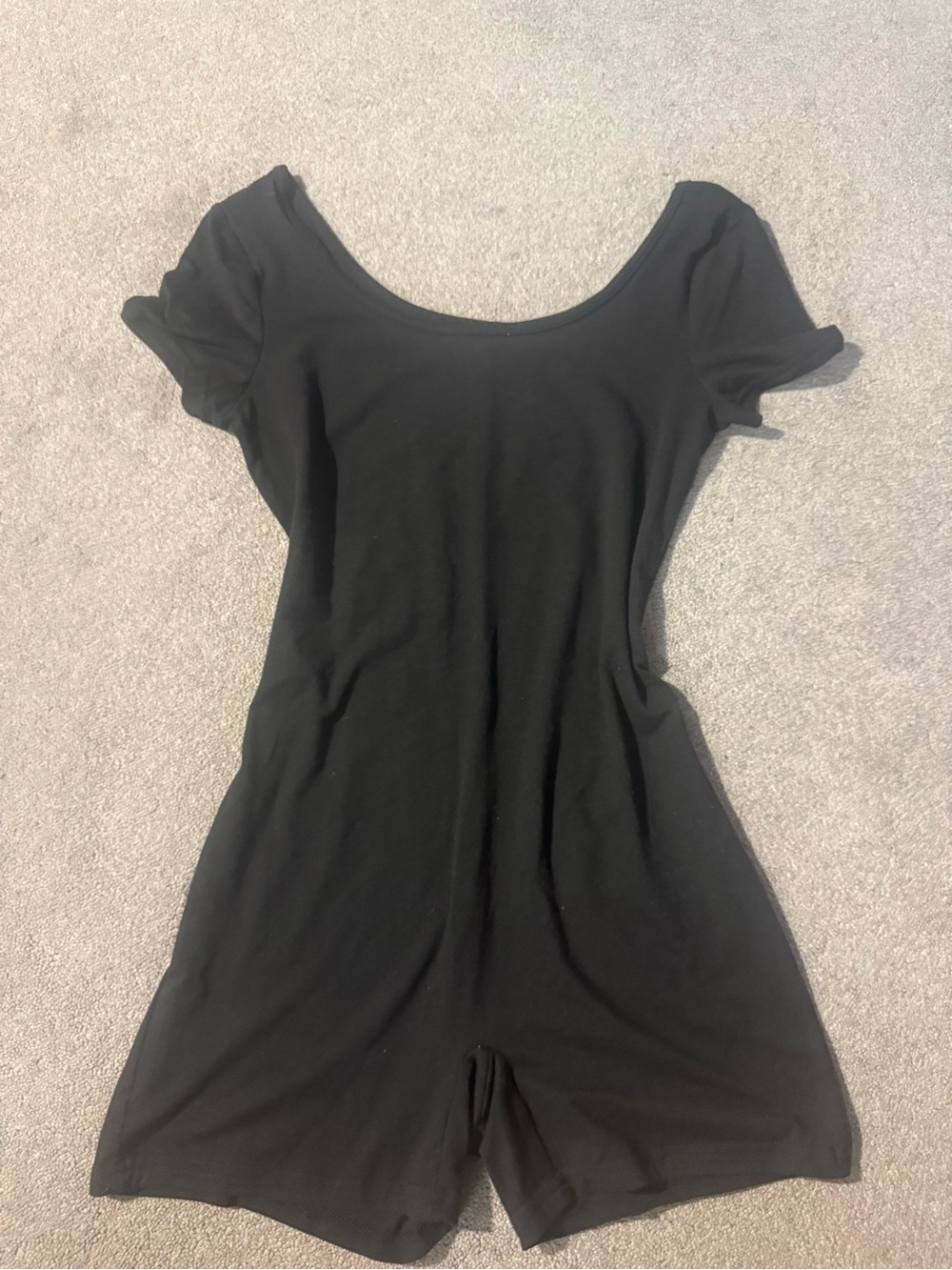 SHEIN Black Scoop Neck Short Sleeve Bodysuit Romper